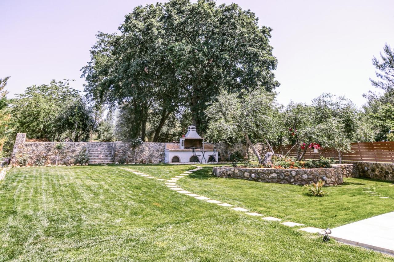 Filia Stone Villa กูเวีย ภายนอก รูปภาพ